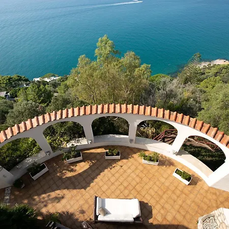 Claro De Lua Circeo 4*