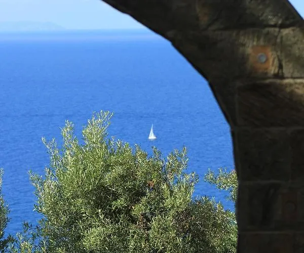 Bed & Breakfast Claro De Lua Circeo 4*