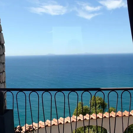 Bed & Breakfast Claro De Lua Circeo 4*