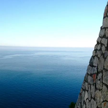 Claro De Lua Circeo Bed & Breakfast