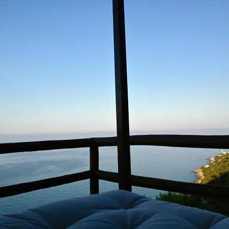 Claro De Lua Circeo Bed & Breakfast 4*