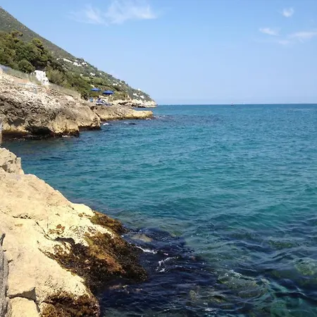 Claro De Lua Circeo Bed & Breakfast 4*