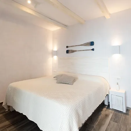 Claro De Lua Circeo Bed & Breakfast