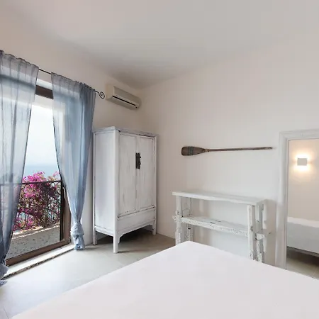 Claro De Lua Circeo Bed & Breakfast 4*