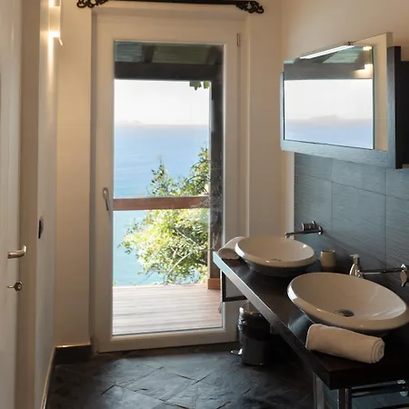 Claro De Lua Circeo Bed & Breakfast