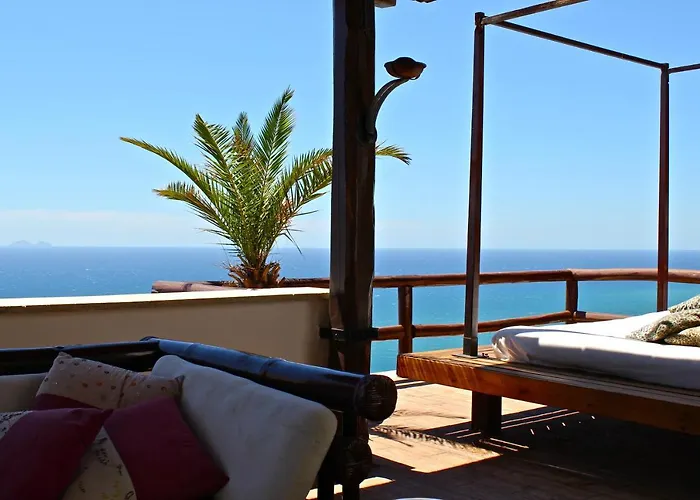 Claro De Lua Circeo Bed and Breakfast 4*