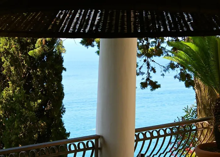 Claro De Lua Circeo 4*